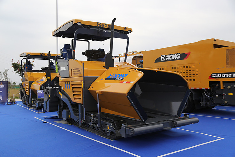 XCMG 8m asphalt paver RP803 for sale